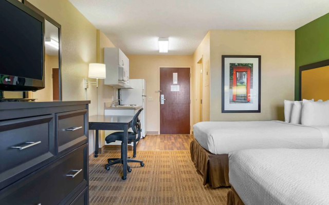 photo 3 of Extended Stay America Select Suites Detroit Farmington Hills
