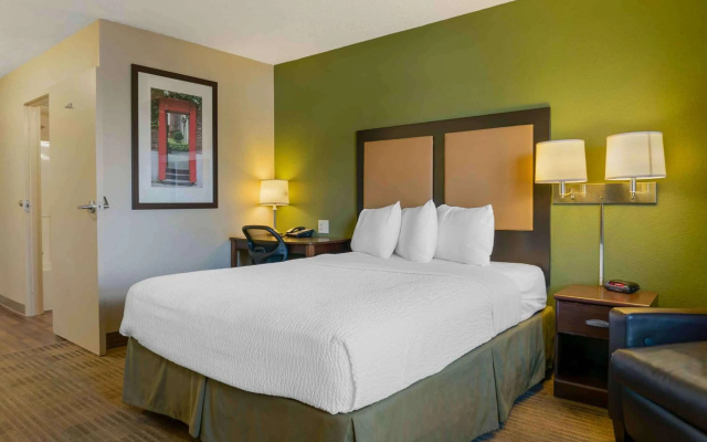 photo 3 of Extended Stay America Suites Detroit Metropolitan Airport