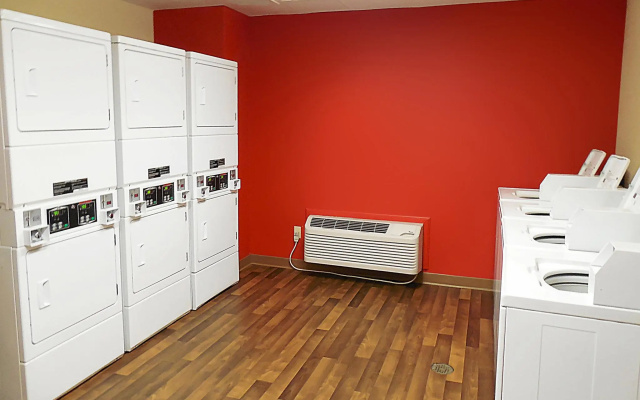 photo 5 of Extended Stay America Suites Detroit Metropolitan Airport