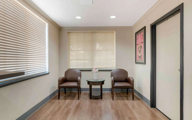 photo 3 of Extended Stay America Suites - Kansas City - Country Club Plaza