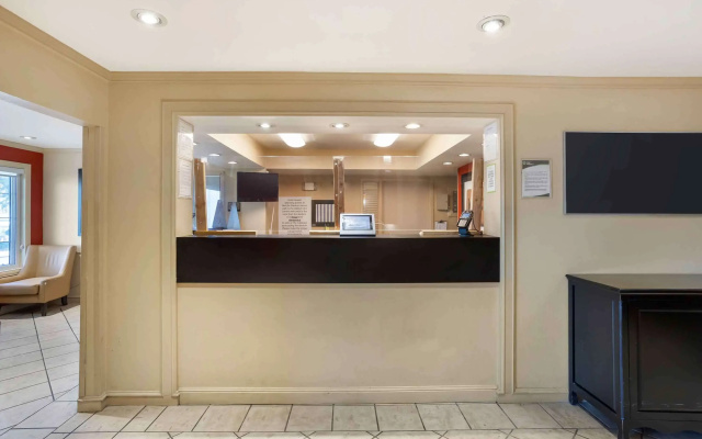 photo 2 of Extended Stay America Suites Meadowlands East Rutherford