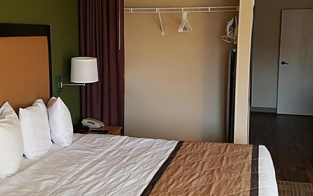 photo 3 of Studio 6 Extended Stay Milwaukee Brookfield WI