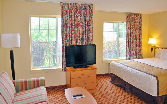 photo 3 of Extended Stay America Select Suites - St. Louis - Airport - Central