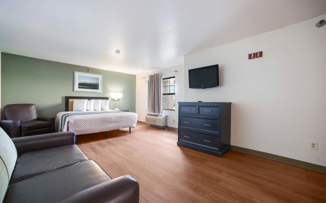photo 5 of HomeTowne Studios by Red Roof St. Louis - Airport/ N Lindbergh