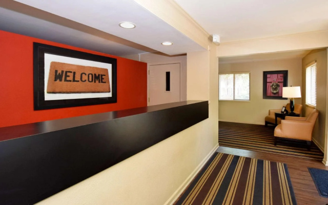 photo 2 of Studio 6 Extended Stay - St Louis, MO - Westport/Craig Road