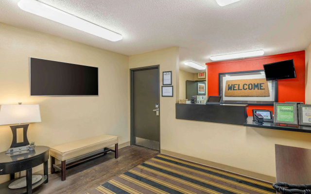 photo 3 of Extended Stay America Select Suites - St. Louis - Westport - E Lackland Rd