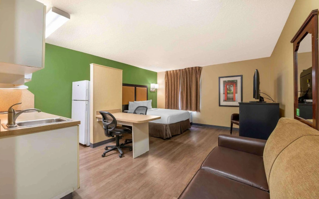 photo 3 of Extended Stay America Suites Chicago Buffalo Grove Deerfield