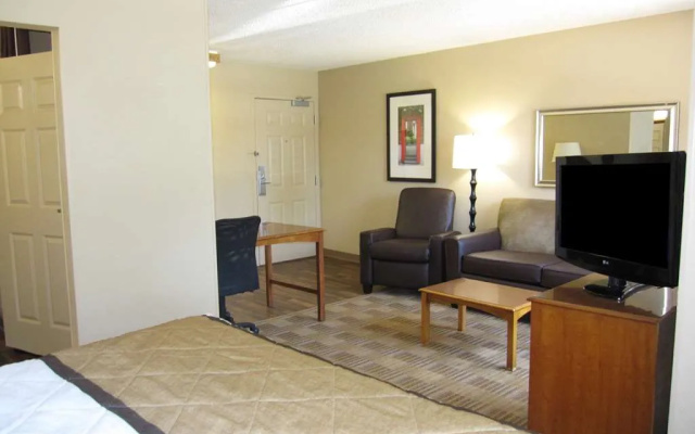 photo 2 of Extended Stay America Chicago O'Hare Allstate Arena