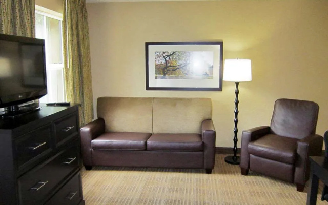 photo 4 of Extended Stay America Chicago O'Hare Allstate Arena