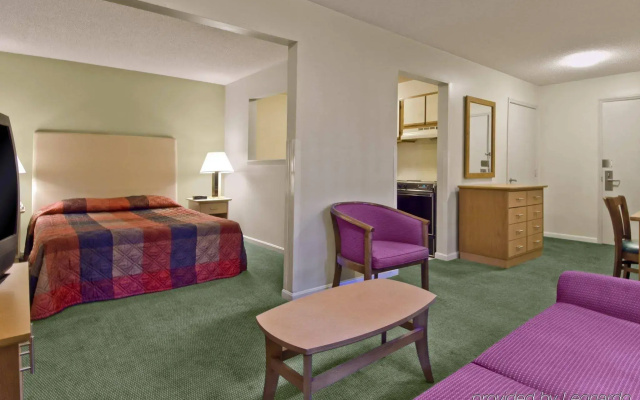 photo 2 of Studio Lodge Springdale Cincinnati