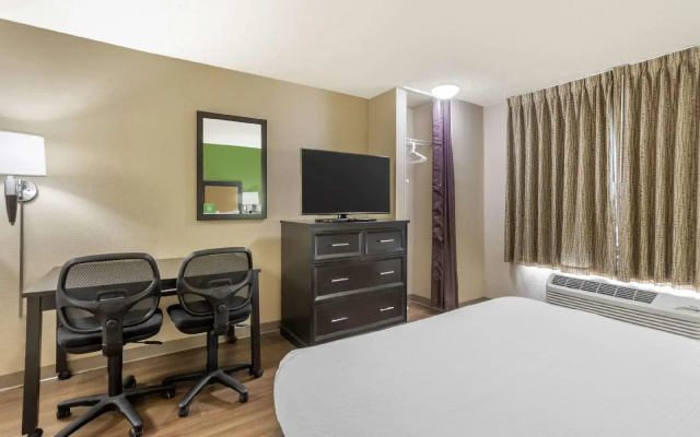 photo 3 of Extended Stay America Columbia Stadium Blvd.