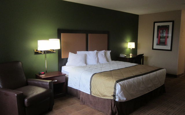 photo 3 of Extended Stay America Select Suites Fayetteville Owen Dr