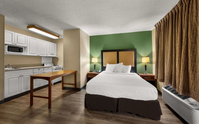 photo 3 of Suburban Studios Houston North I-45