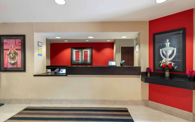 photo 2 of Extended Stay America Suites Indianapolis Airport