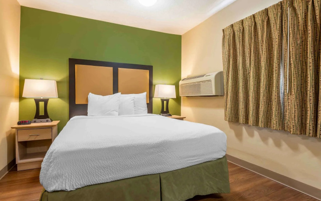 photo 3 of Studio 6 Corporate Extended Stay Indianapolis, IN - North Carmel