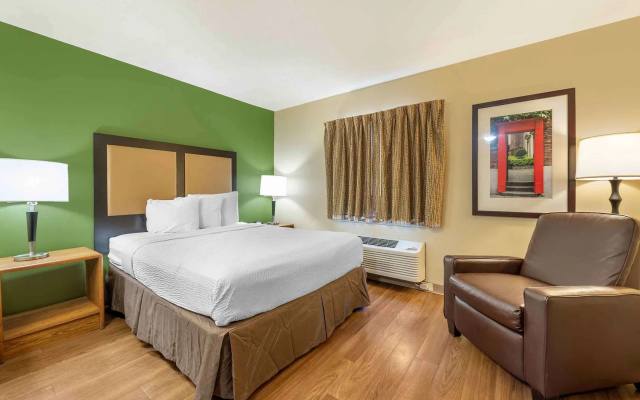 photo 4 of Studio 6 Corporate Extended Stay Indianapolis, IN - North Carmel