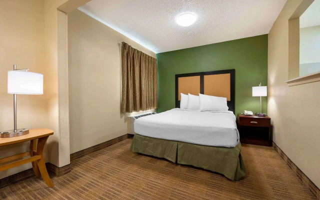 photo 5 of MainStay Suites Indianapolis Northwest - College Park