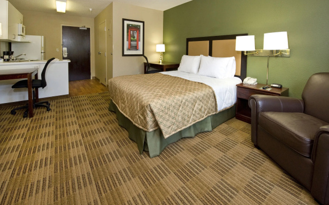 photo 5 of Extended Stay America Suites - Los Angeles - Woodland Hills