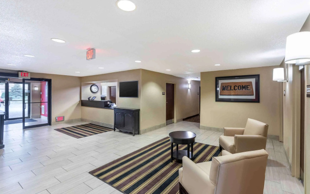 photo 2 of Extended Stay America Select Suites - Milwaukee - Wauwatosa