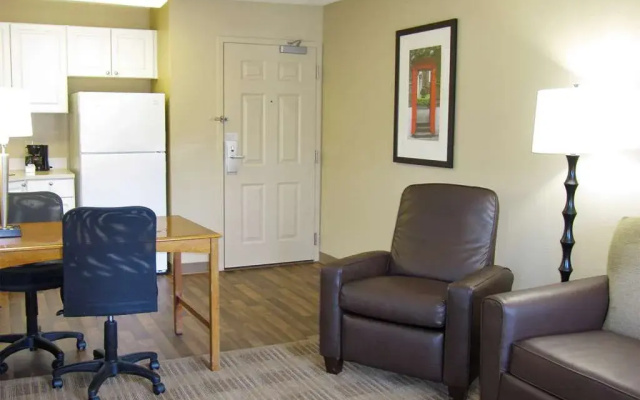 photo 3 of Extended Stay America Oakland Alameda Airport