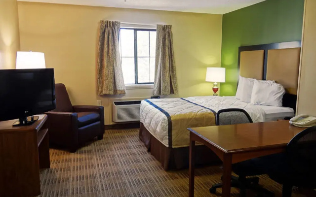 photo 4 of Extended Stay America Raleigh Cay Harrison Ave.