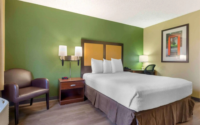 photo 4 of Studio 6 Suites Seattle Kent WA