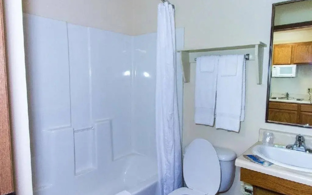 photo 4 of WoodSpring Suites Fayetteville I-49