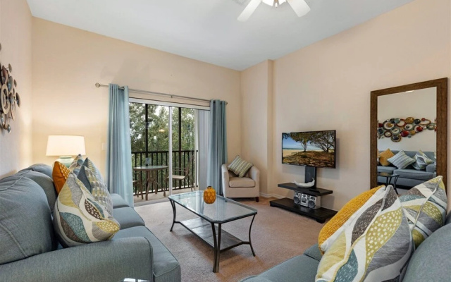 photo 5 of Fabulous 3 bed Condo Near to all the Attractions - 479