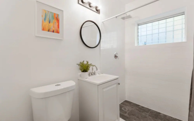 photo 2 of Fabulous Studio 15 min from The Beach
