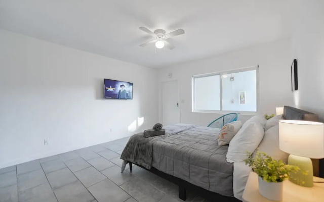 photo 3 of Fabulous Studio 15 min from The Beach