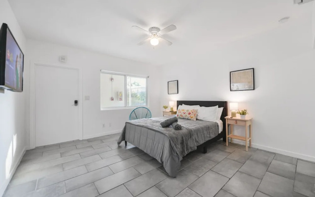 photo 5 of Fabulous Studio 15 min from The Beach