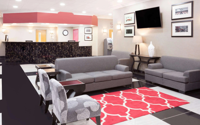 photo 4 of Ramada Plaza by Wyndham Chicago North Shore