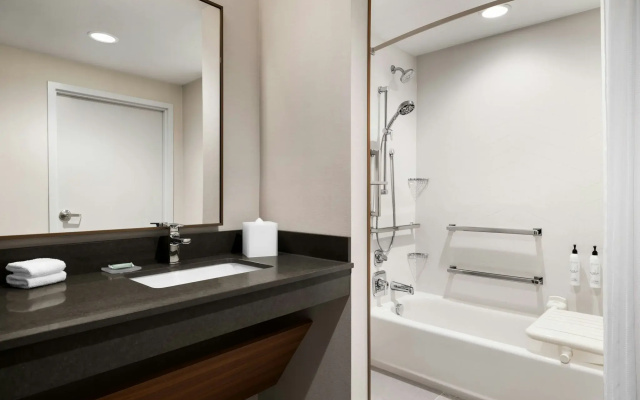 photo 4 of Fairfield by Marriott Inn & Suites Bethlehem PA