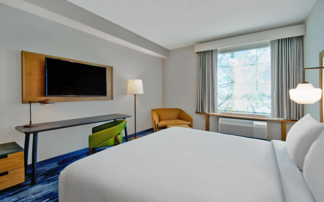 photo 4 of Fairfield by Marriott Inn & Suites Orlando at FLAMINGO CROSSINGS(r) Town Center