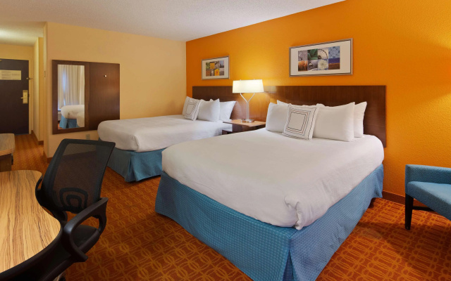 photo 5 of Country Inn & Suites by Radisson, LSU/Medical Corridor
