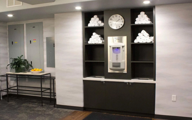 photo 2 of Fairfield Inn & Suites by Marriott San Francisco San Carlos