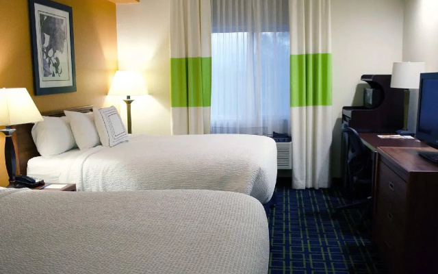 photo 4 of Fairfield Inn & Suites by Marriott San Francisco San Carlos