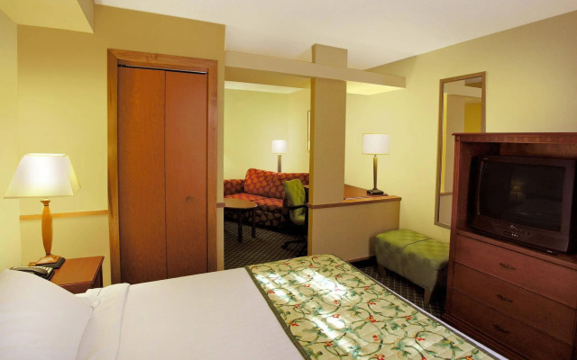 photo 5 of Fairfield Inn & Suites by Marriott Williamsburg