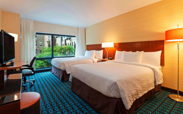 photo 3 of Fairfield Inn & Suites Chicago Downtown/River North