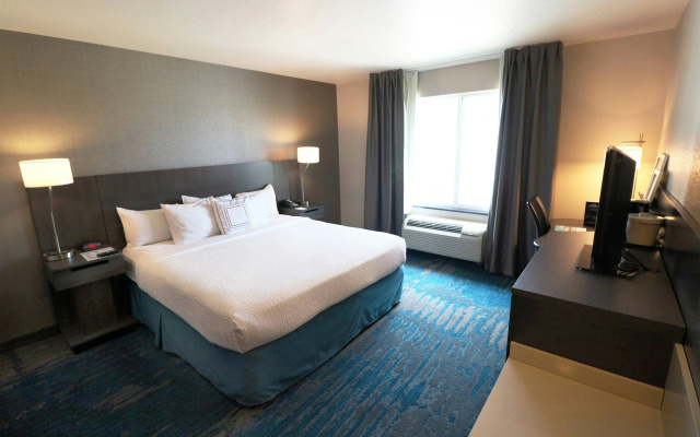 photo 4 of Fairfield Inn & Suites by Marriott Des Moines Airport