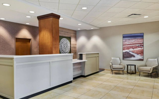 photo 2 of Fairfield Inn & Suites by Marriott Indianapolis Downtown