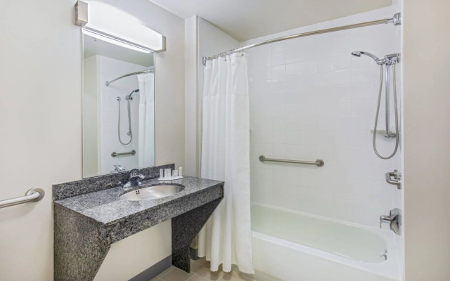 photo 4 of Fairfield Inn & Suites by Marriott Lancaster