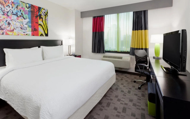 photo 3 of Fairfield Inn & Suites New York Queens/Queensboro Bridge