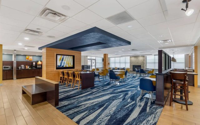 photo 2 of Comfort Inn & Suites