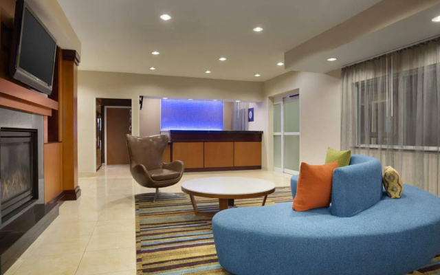 photo 2 of Fairfield Inn & Suites Fort Worth University Drive