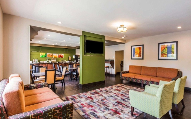 photo 2 of Quality Inn & Suites Birmingham - Highway 280
