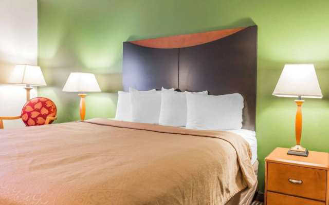 photo 3 of Quality Inn & Suites Birmingham - Highway 280
