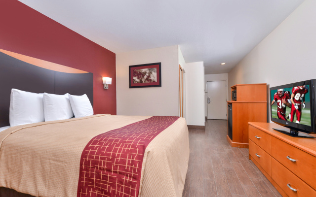 photo 3 of Red Roof Inn & Suites Danville, IL
