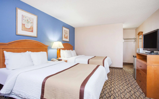 photo 5 of Baymont by Wyndham Madison Heights Detroit Area