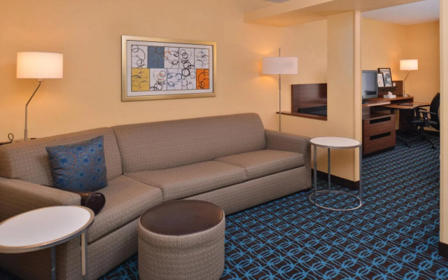 photo 4 of Fairfield Inn & Suites Louisville North